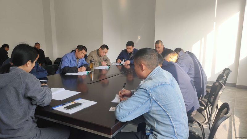 相较于传统的大班授课，小班辅导具有以下优势：